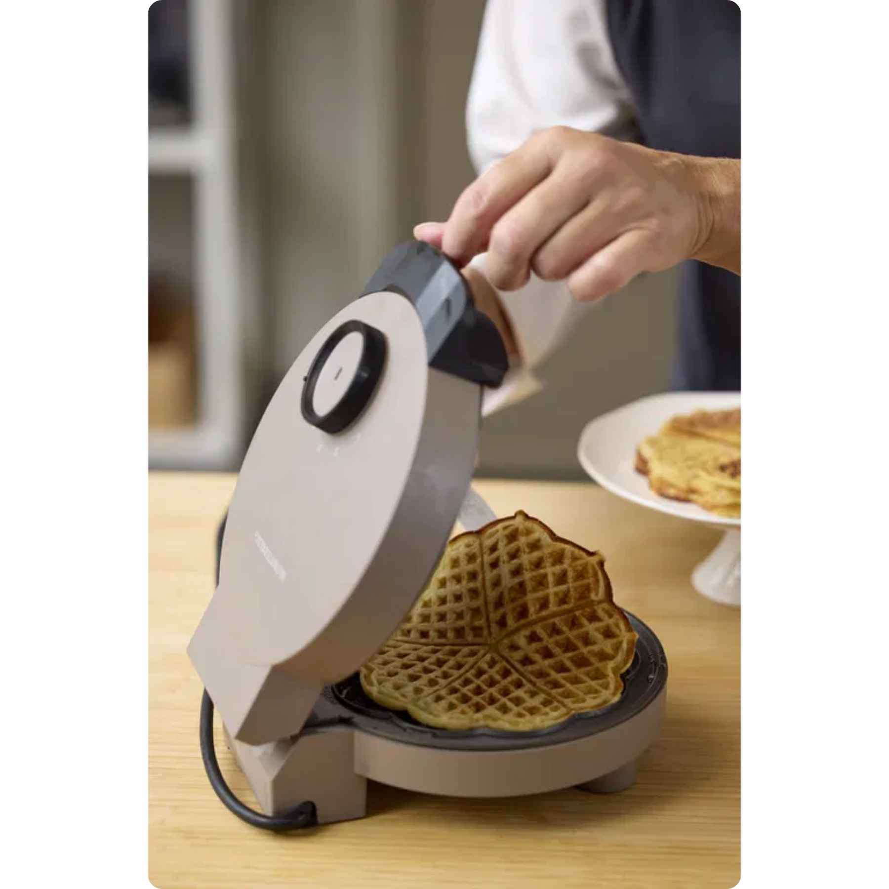 Blomsterbergs Vaffeljern 1000 watt Latte